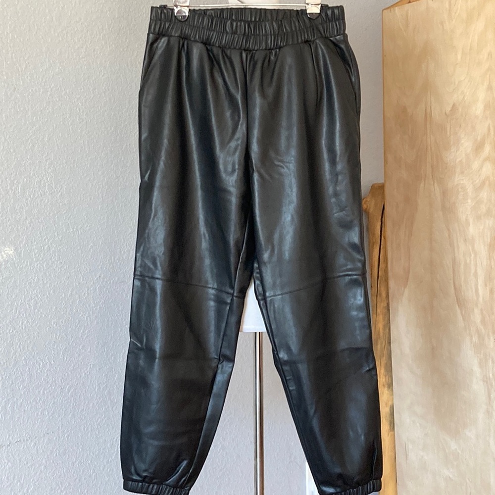 New peace love world vegan pants women Sz 8